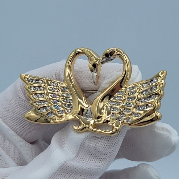 Vintage Butler Pair Of Swans Crystal Goldtone Brooch #650 - Picture 9 of 10